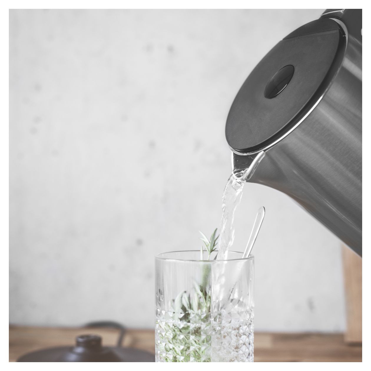 42436 Design 1,5 l Wasserkocher 2200 W  (Schwarz, Edelstahl) 
