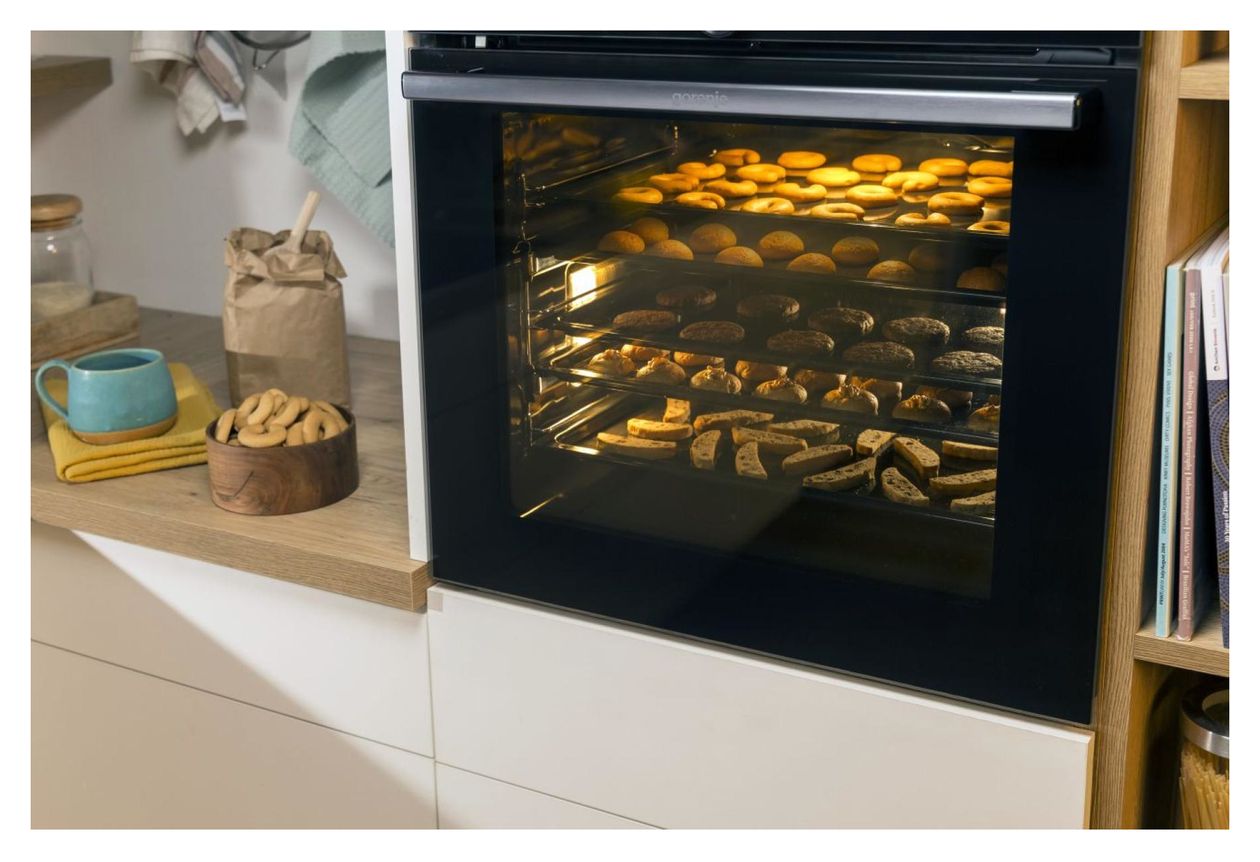 BOS6737E13BG Einbaubackofen maxi Dampfgaren 