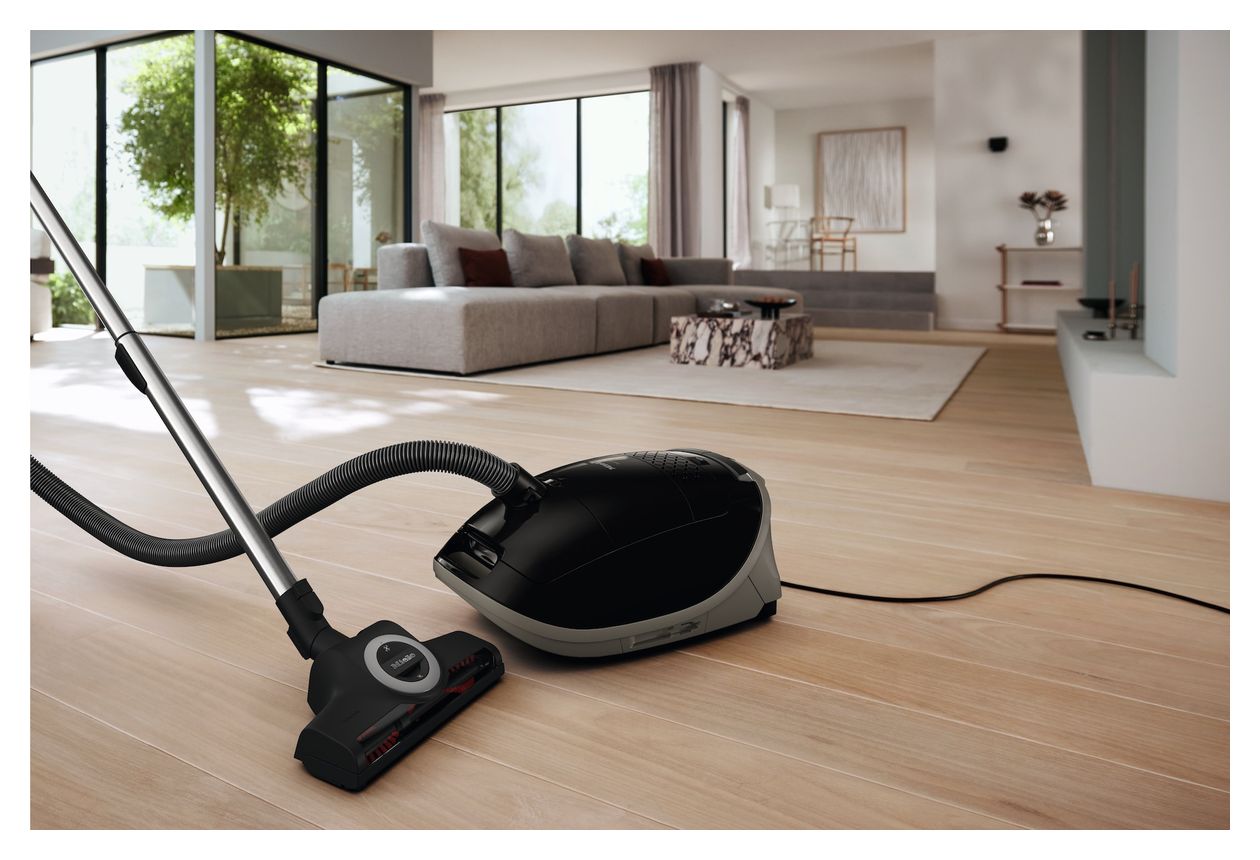 Guard M1 Cat & Dog Bodenstaubsauger mit Staubbeutel 890 W Miele Active AirClean  (Schwarz) 