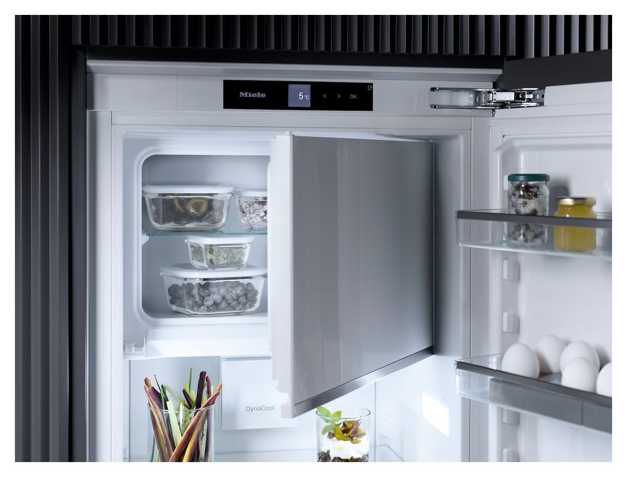K7438D 202 l 141,3 cm Einbaukühlschrank EEK: D 122 kWh Jahr 