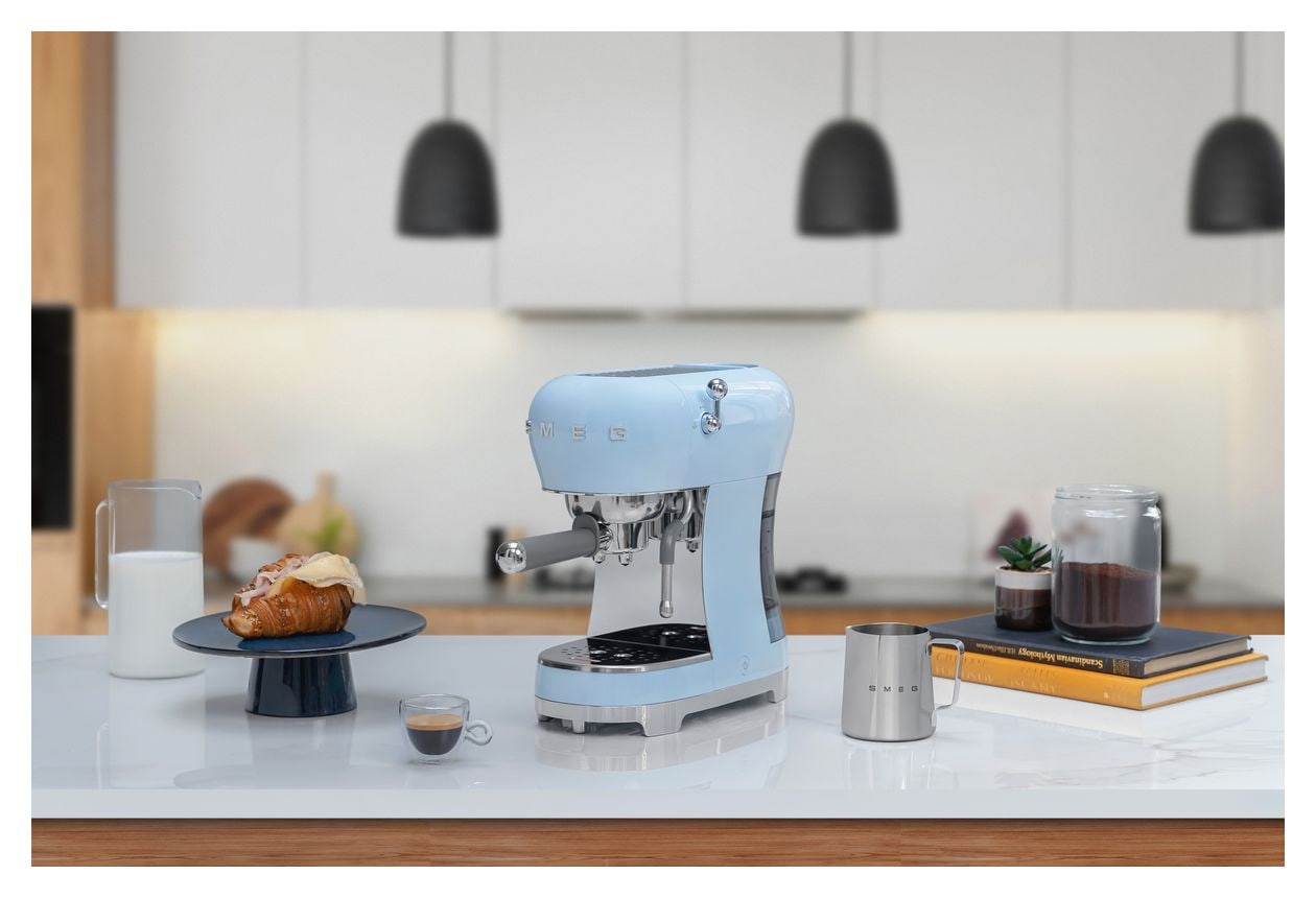 ECF02PBEU Siebträger Kaffeemaschine 15 bar 1350 W  (Blau) 