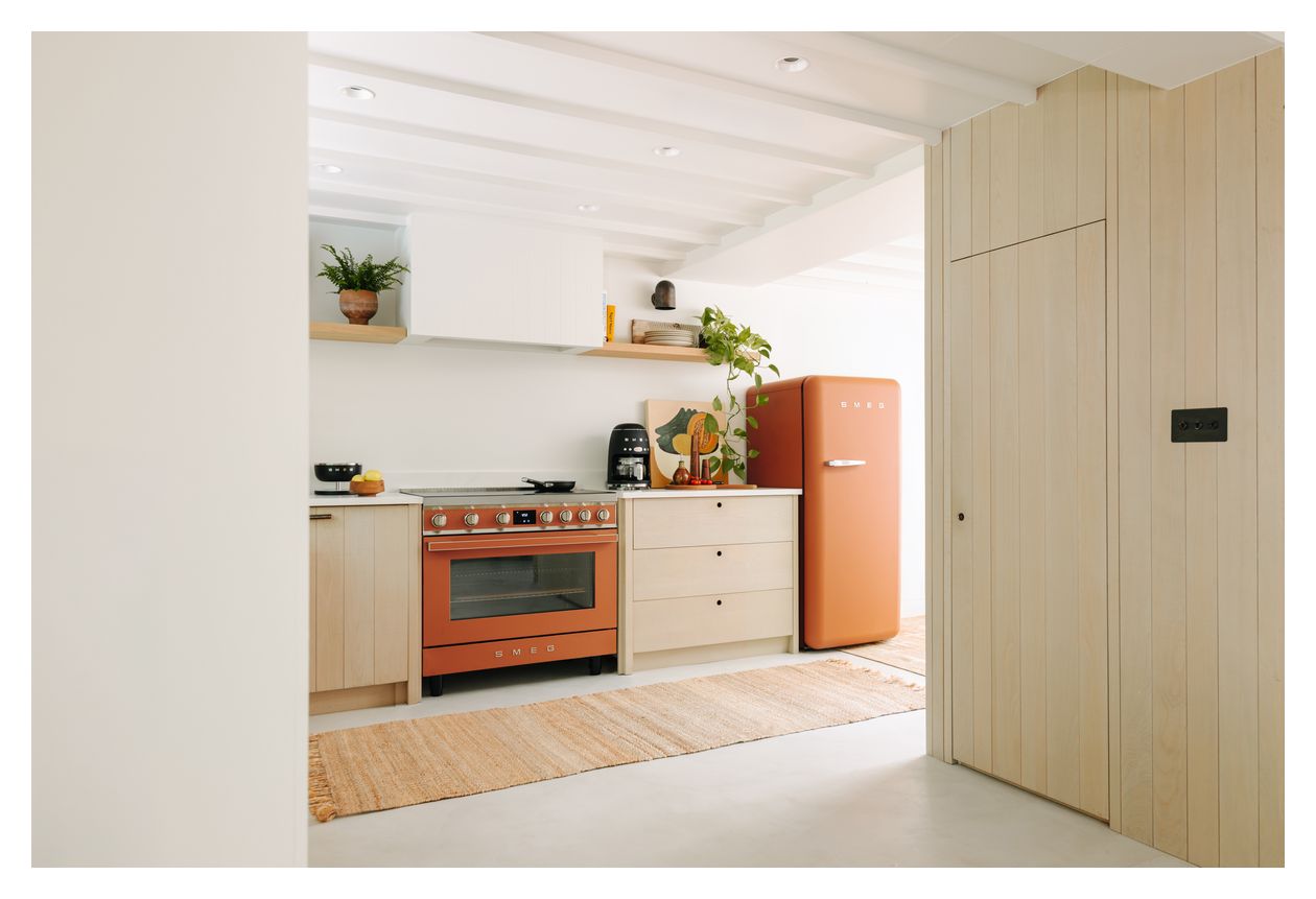 FAB28RACM6 270 l / 244 l Kühlschrank freistehend EEK: C 104 kWh Jahr 