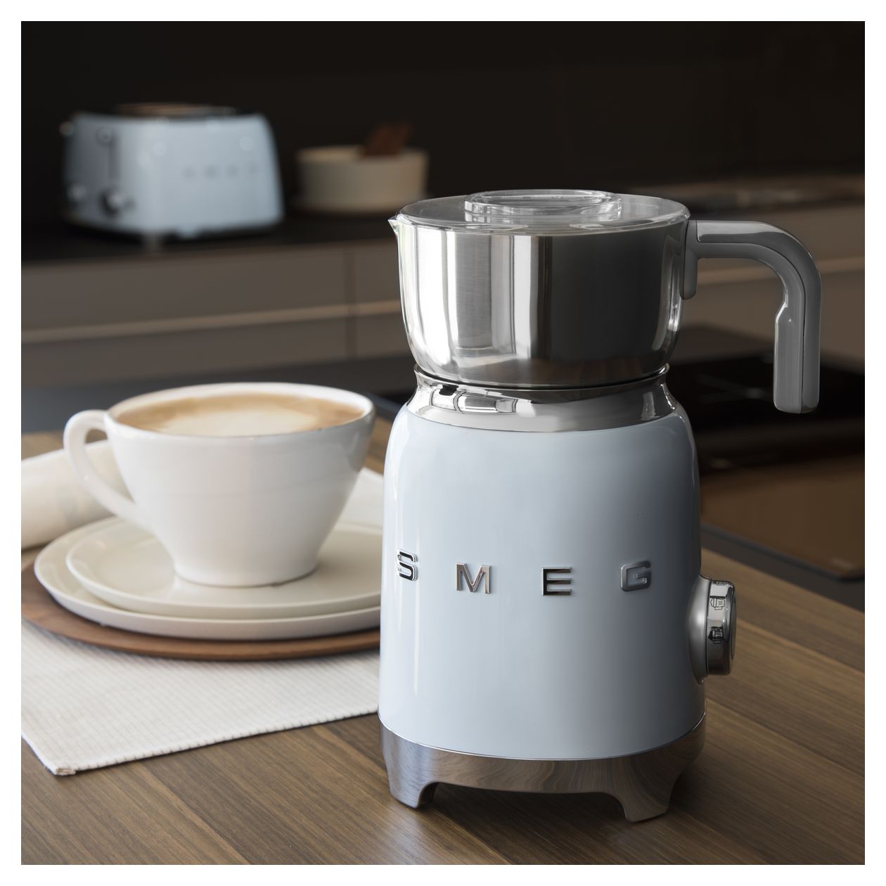 MFF01PBEU Milchaufschäumer Automatischer Milchaufschäumer/-wärmer ca. 250 ml  (Blau) 