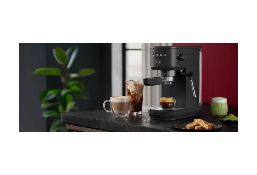 EC7-1-6BO Design Collection Siebträger Kaffeemaschine 1250 W  (Schwarz) 