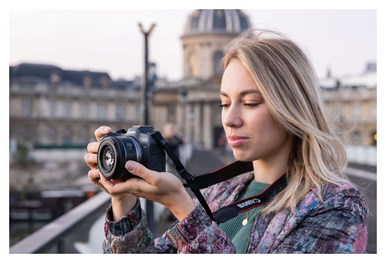 EOS R8 Kit MILC 7,5 cm Wlan Bluetooth 