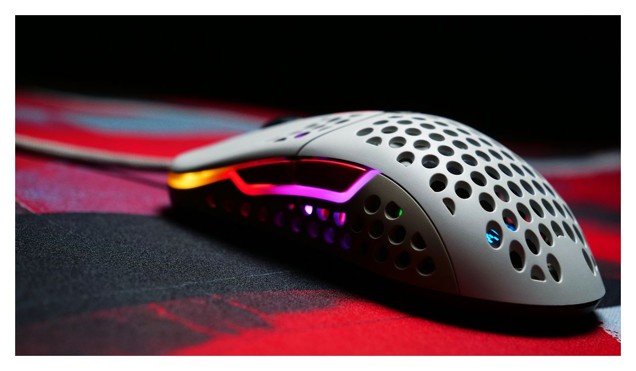 M42 RGB 16000 DPI Gaming Maus Optisch  (Mehrfarbig) 