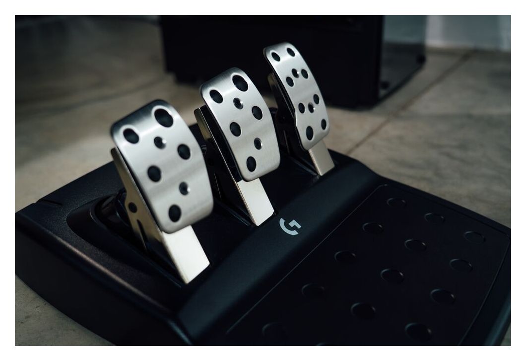 G923SE Lenkrad + Pedale + Joystick für Xbox, Xbox One, Xbox Series S, Xbox Series X  (Schwarz) 