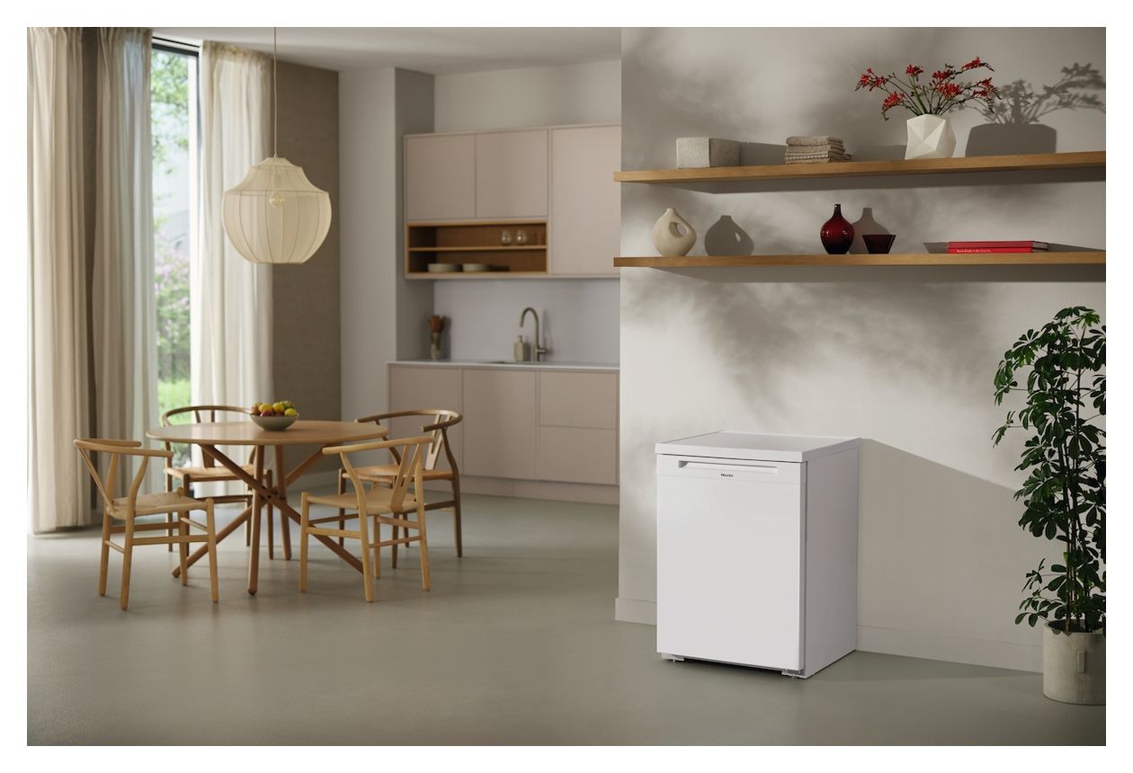 K4002D 125 l / 109 l Tischkühlschrank EEK: D 116 kWh Jahr  (Weiß) 