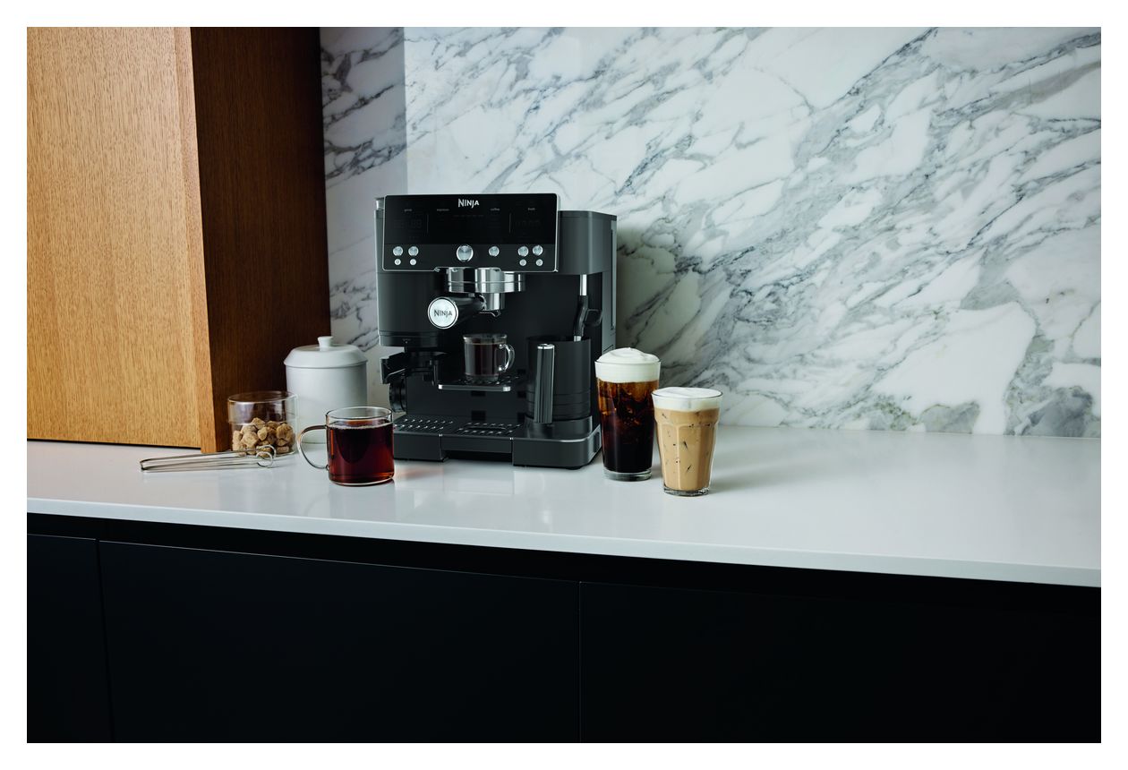 ES601EU Siebträger Kaffeemaschine 1650 W  (Schwarz, Edelstahl) 