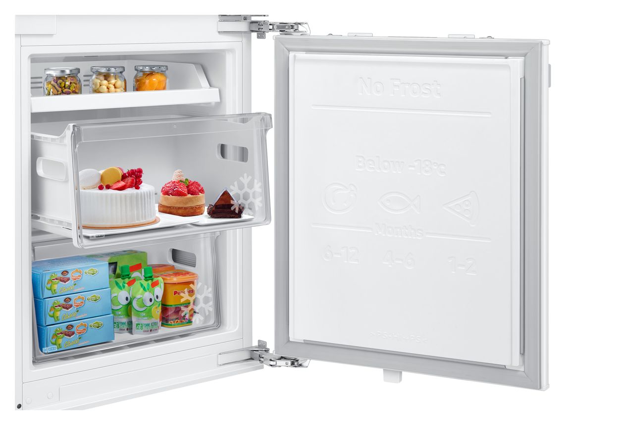 BRB80F26ACF0 190 l / 74 l 193,8 cm Einbau Kühl-/Gefrierkombination 185 kWh NoFrost 