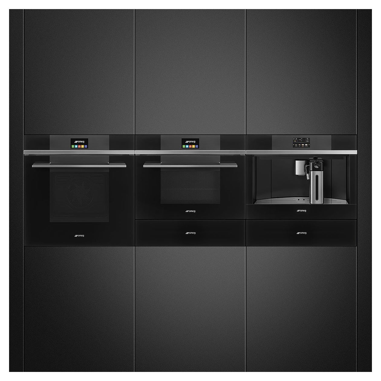 CMS4104N Kaffeevollautomat 15 bar 2,4 l (Schwarz) 