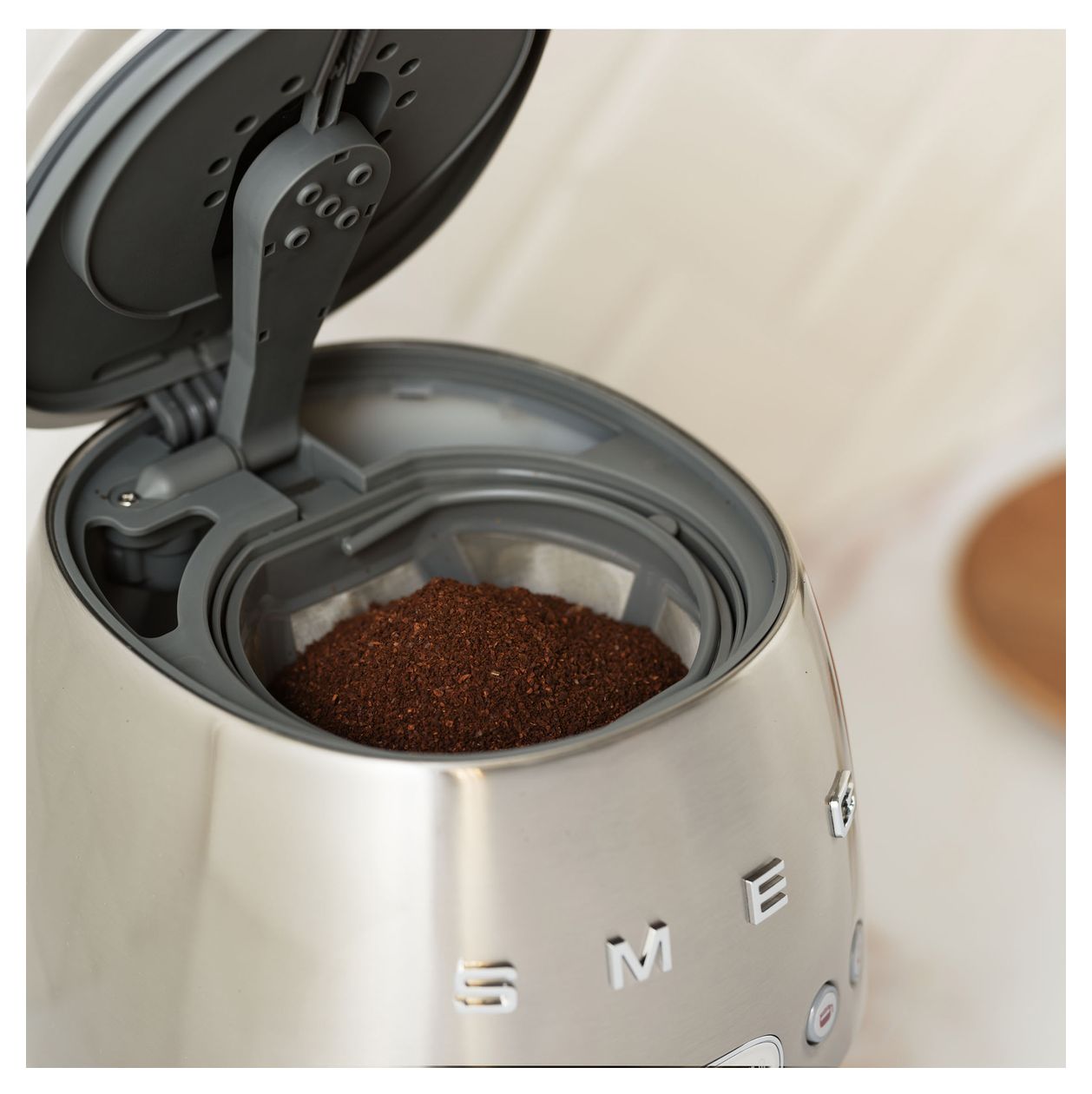 DCF02SSEU 10 Tassen Filterkaffeemaschine 1,4 l  (Edelstahl) 