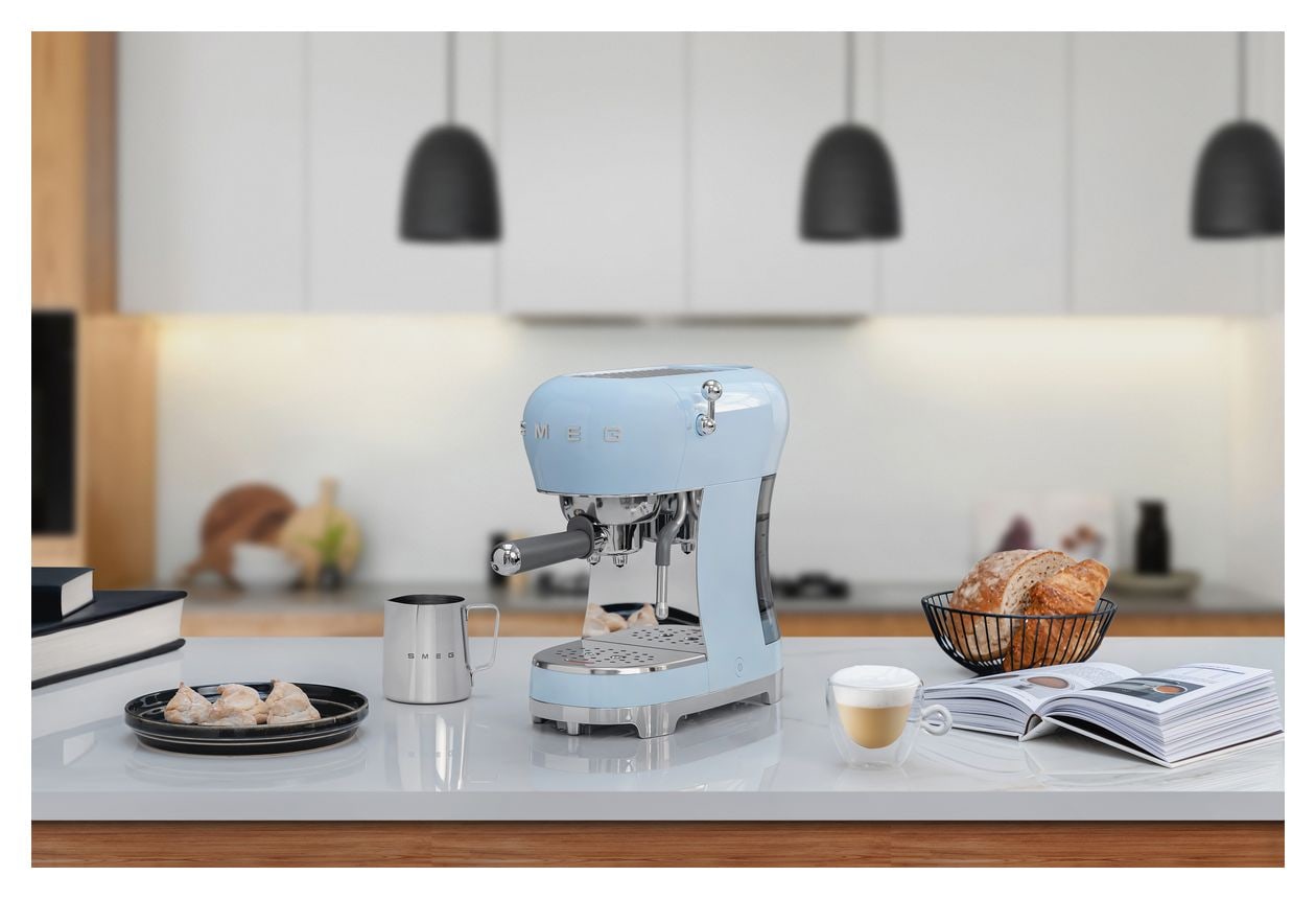 ECF02PBEU Siebträger Kaffeemaschine 15 bar 1350 W  (Blau) 