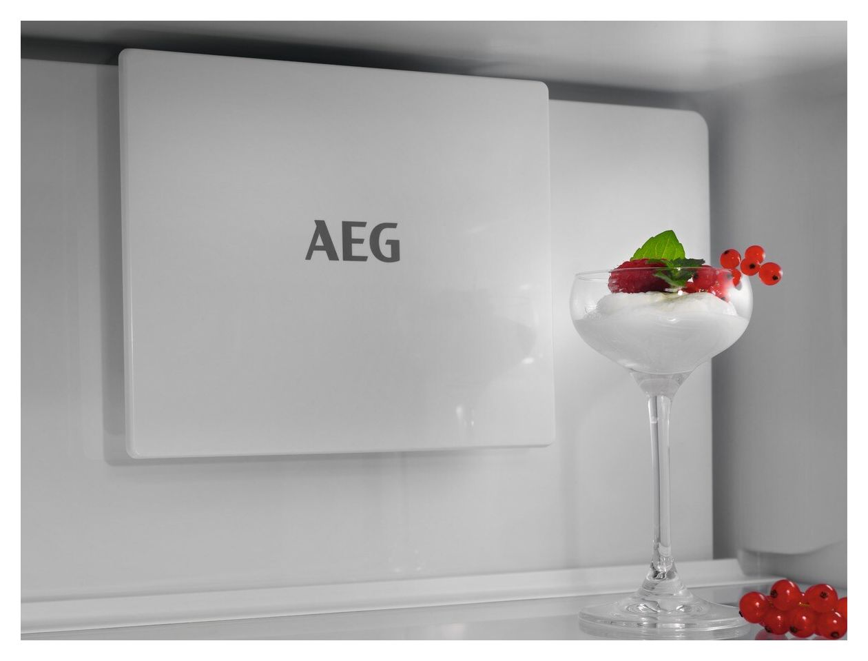 Serie 7000 TC7CS181DS 186 l / 62 l 178 cm Einbau Kühl-/Gefrierkombination 173 kWh 