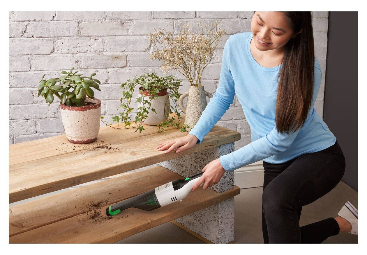 REVHV8C Handstaubsauger Beutellos bis 10 min Laufzeit 7,2 V  (Schwarz, Weiß) 