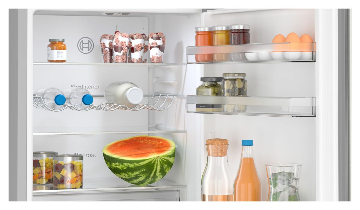 Serie 4 MKK67GNIBN (KGN36VIBT + KSZGGM00) 218 l / 103 l Kühl-Gefrierkombi freistehend NoFrost 127 kWh Jahr  (Edelstahl) 