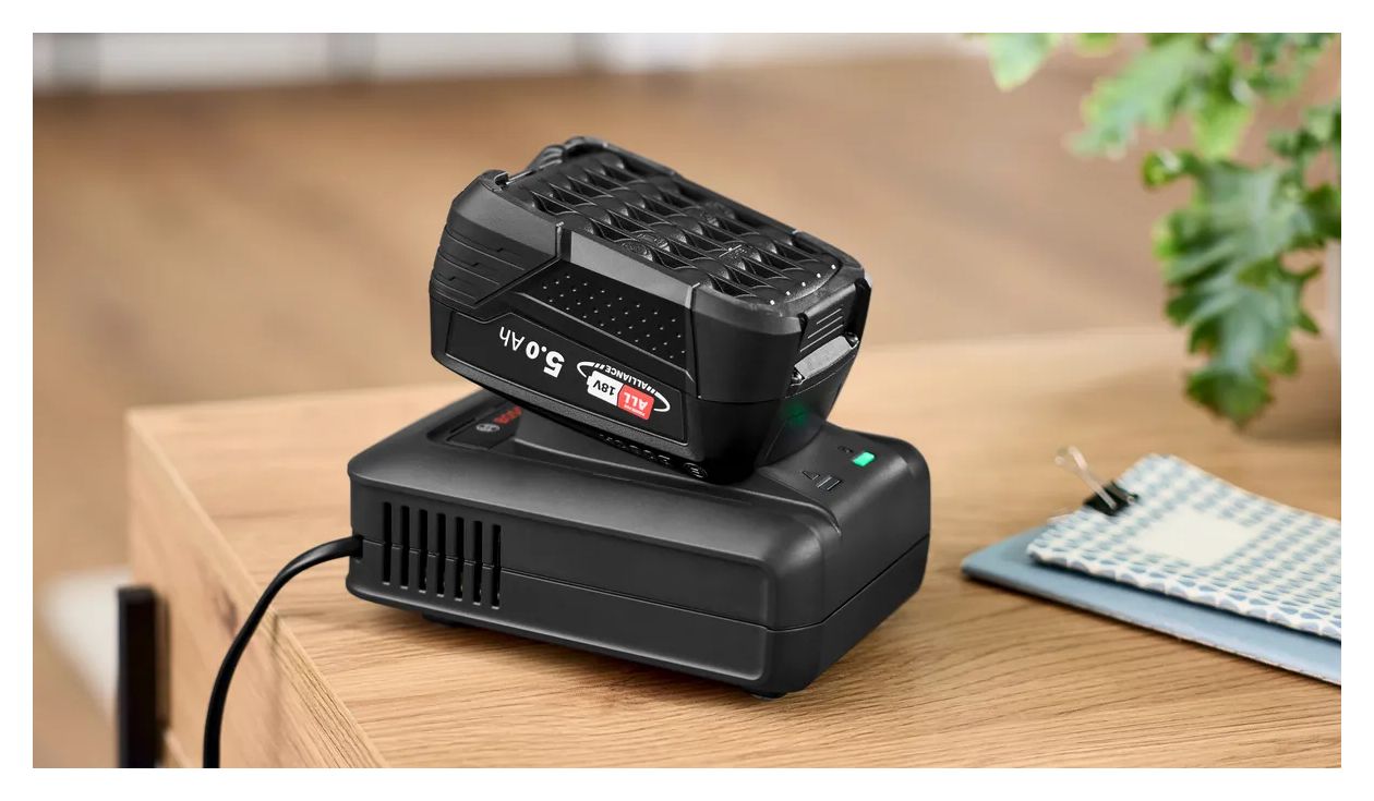 Unlimited 7 BSS715FRSH Handstaubsauger Beutellos bis 35 min Laufzeit 18 V  (Schwarz, Silber) 