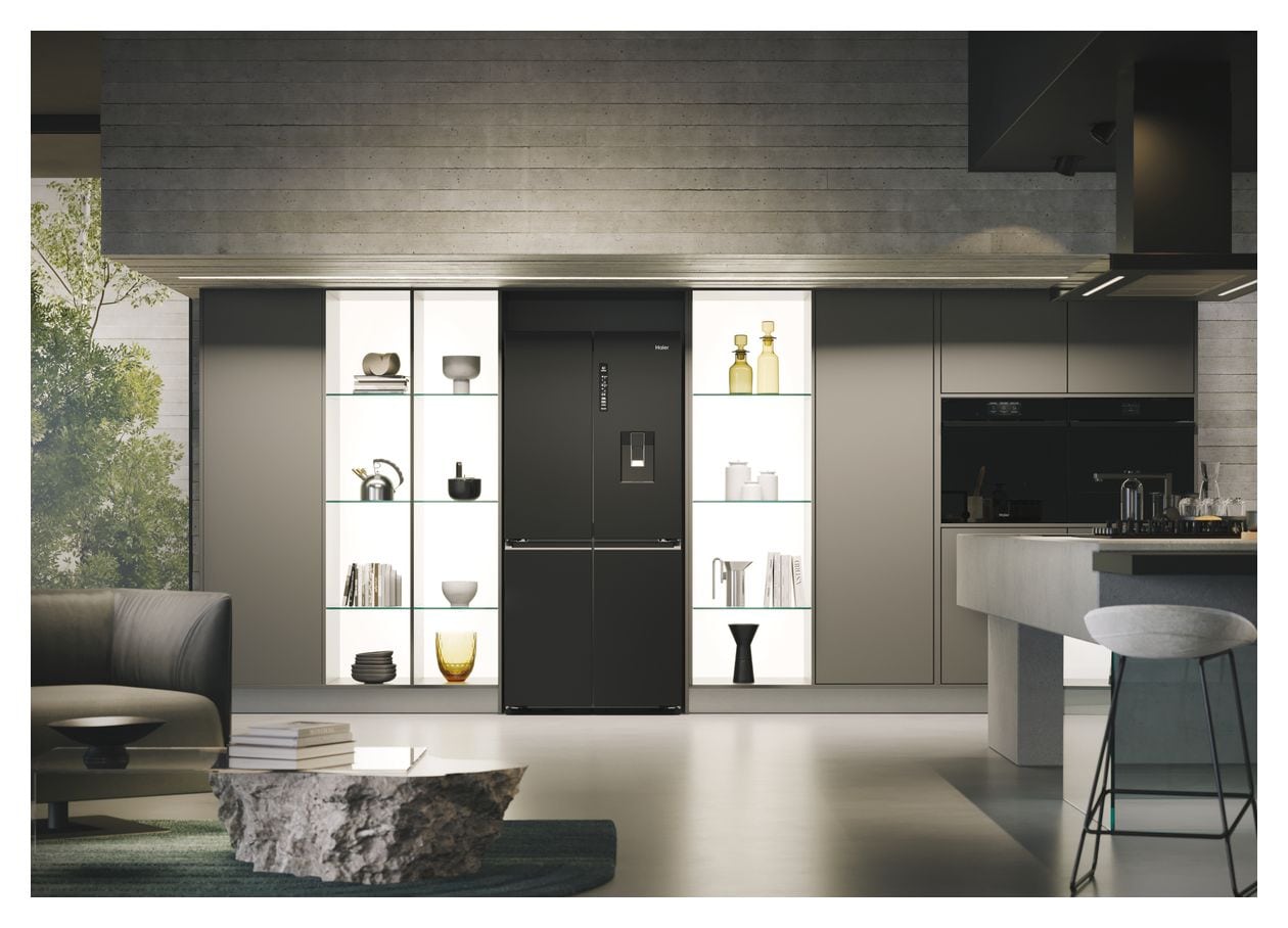 HCR7818DWPT Side-by-Side Kühl-/ Gefrierkombination 307 l / 156 l 232 kWh NoFrost 1815 mm x 833 mm  (Schwarz) 