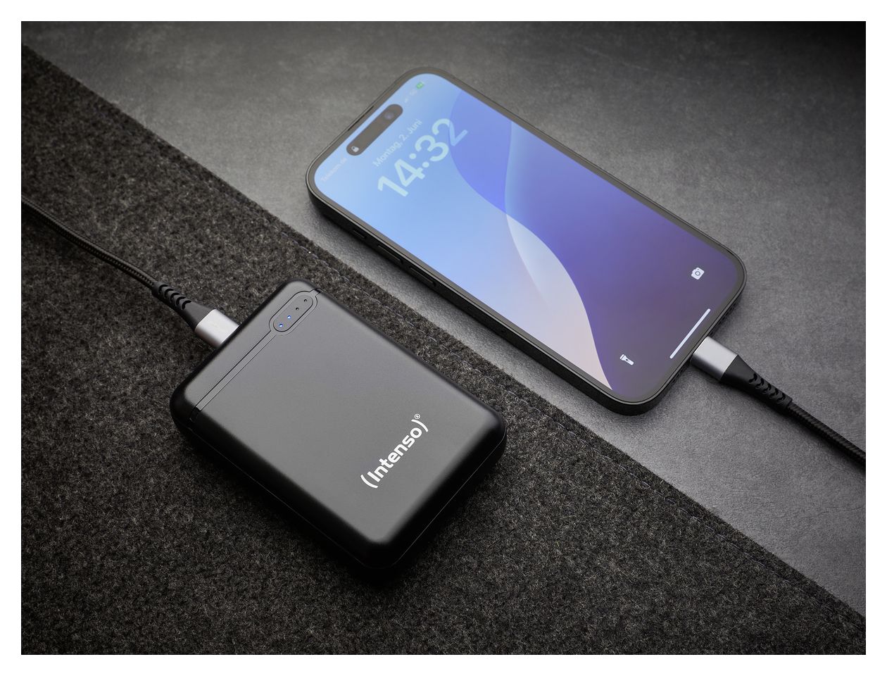 XS 10000 mAh Powerbank Micro-USB + USB Type-C  (Schwarz) 