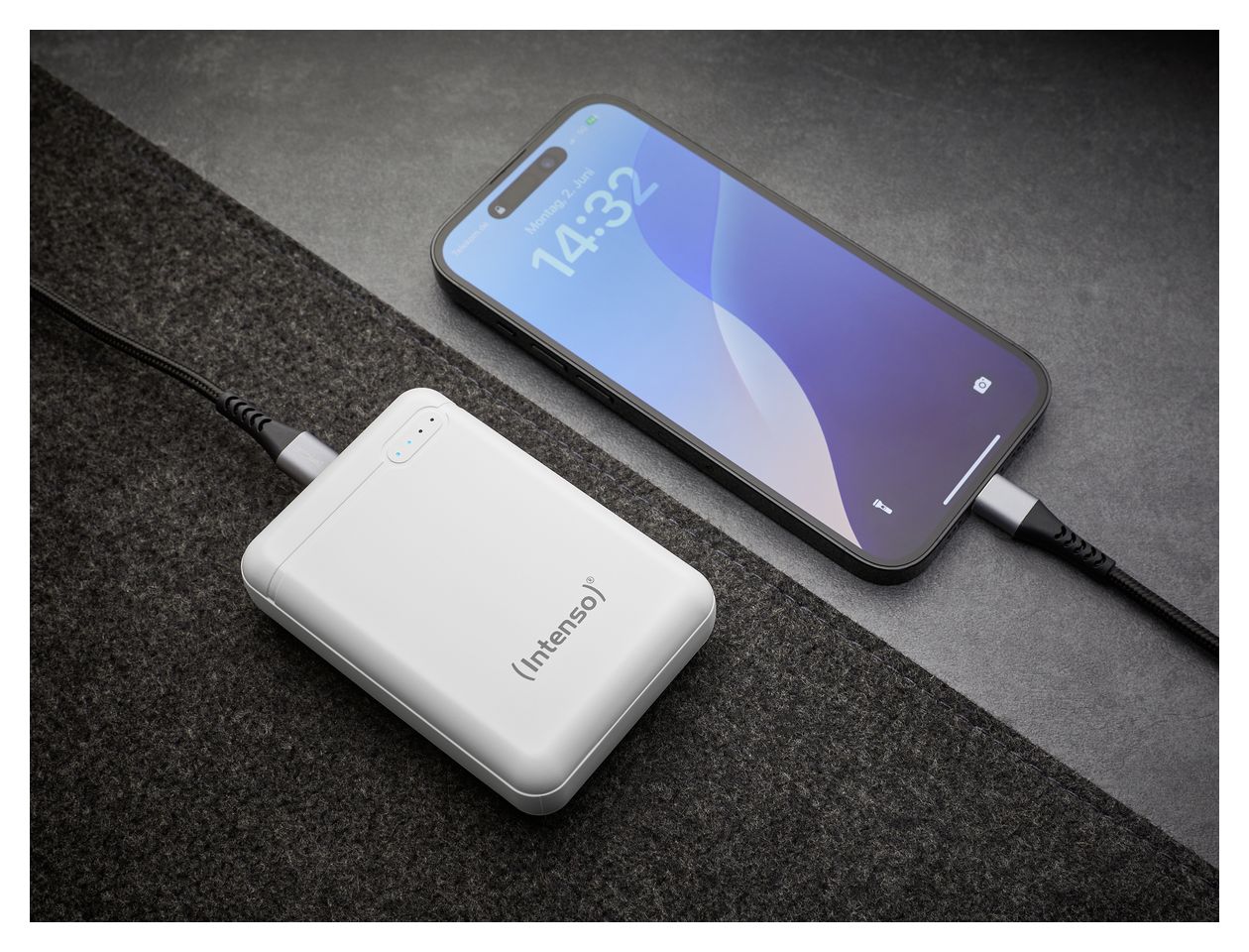 XS 10000 mAh Powerbank Micro-USB + USB Type-C  (Weiß) 