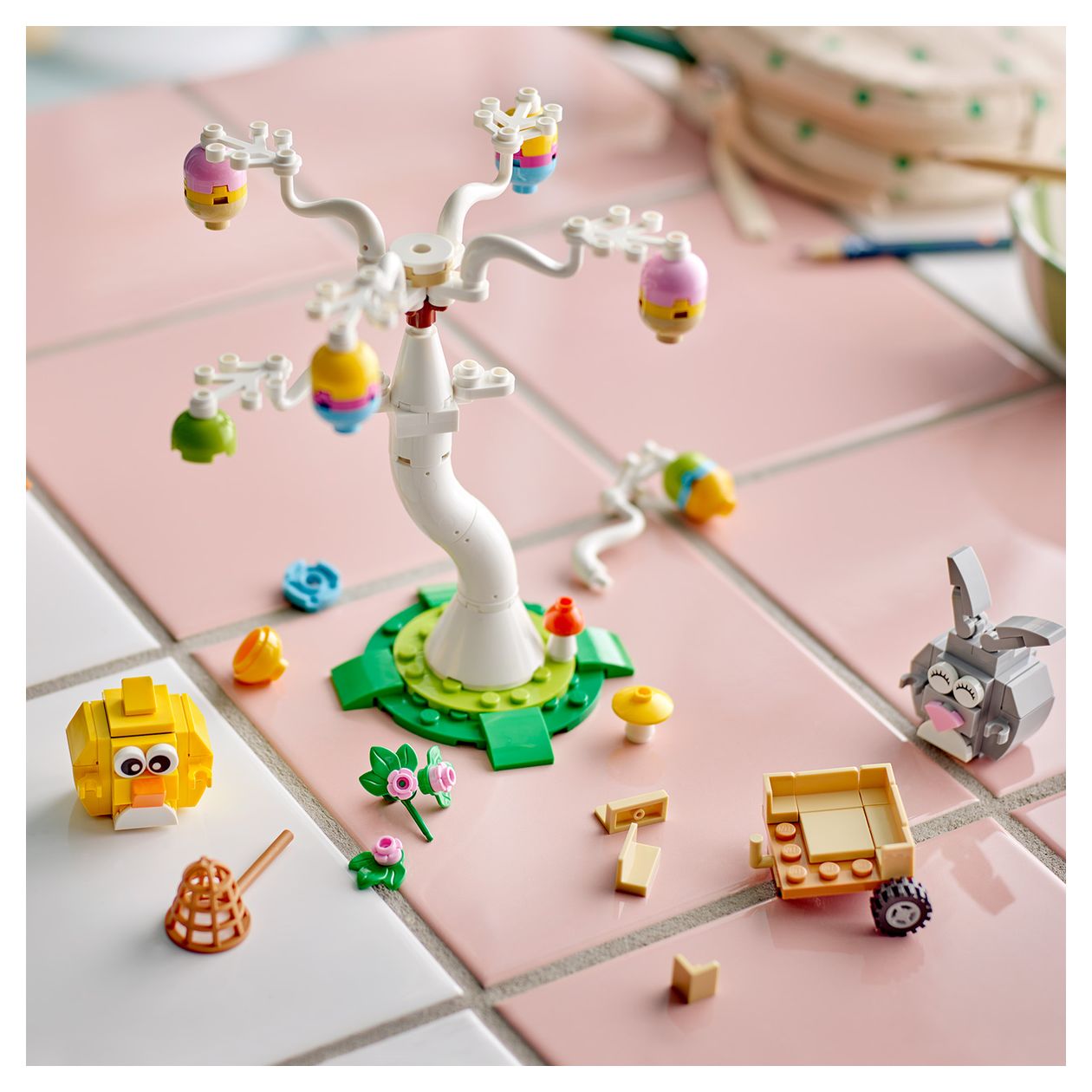 Osterhase und Ostereiersuche 