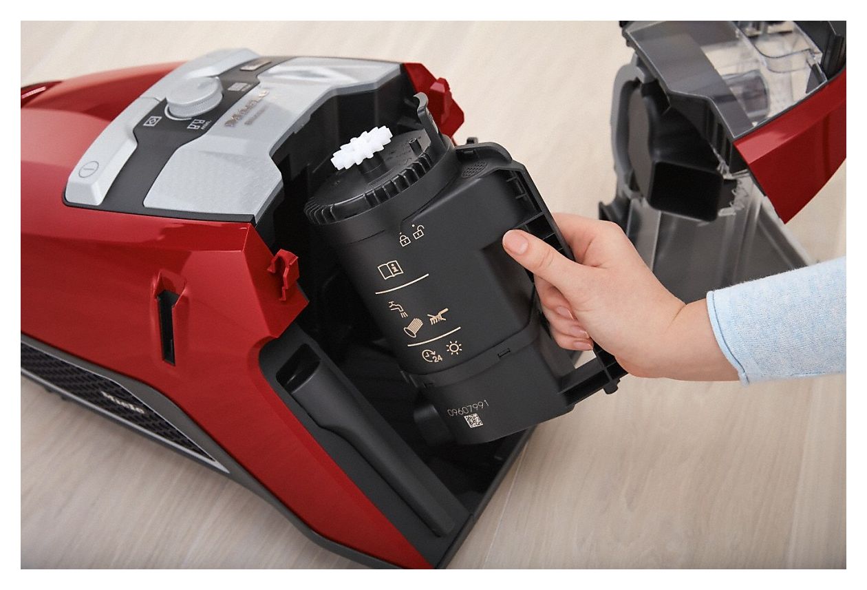 Blizzard CX1 Cat&Dog Bodenstaubsauger Beutellos 890 W HEPA  (Rot) 