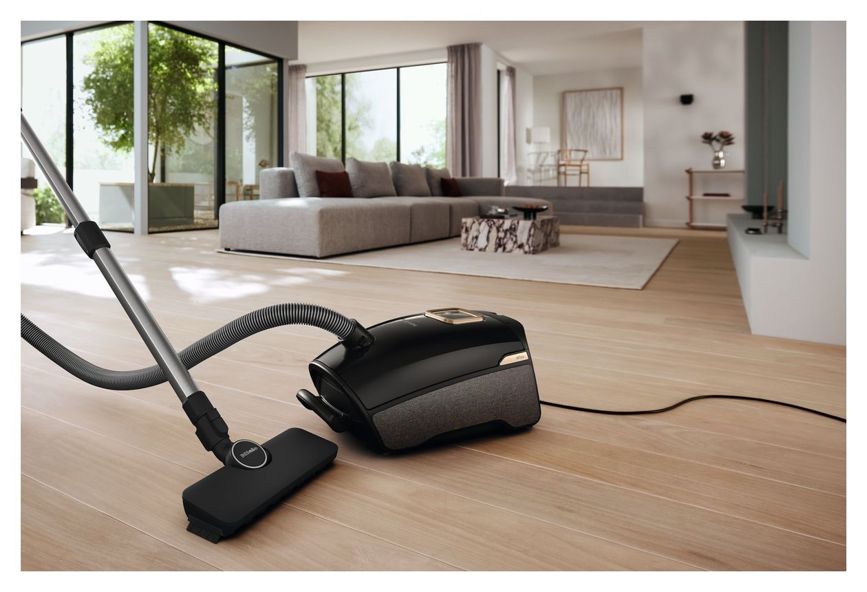 Guard L1 AllFloor Bodenstaubsauger mit Staubbeutel 890 W Miele AirClean Plus  (Schwarz) 