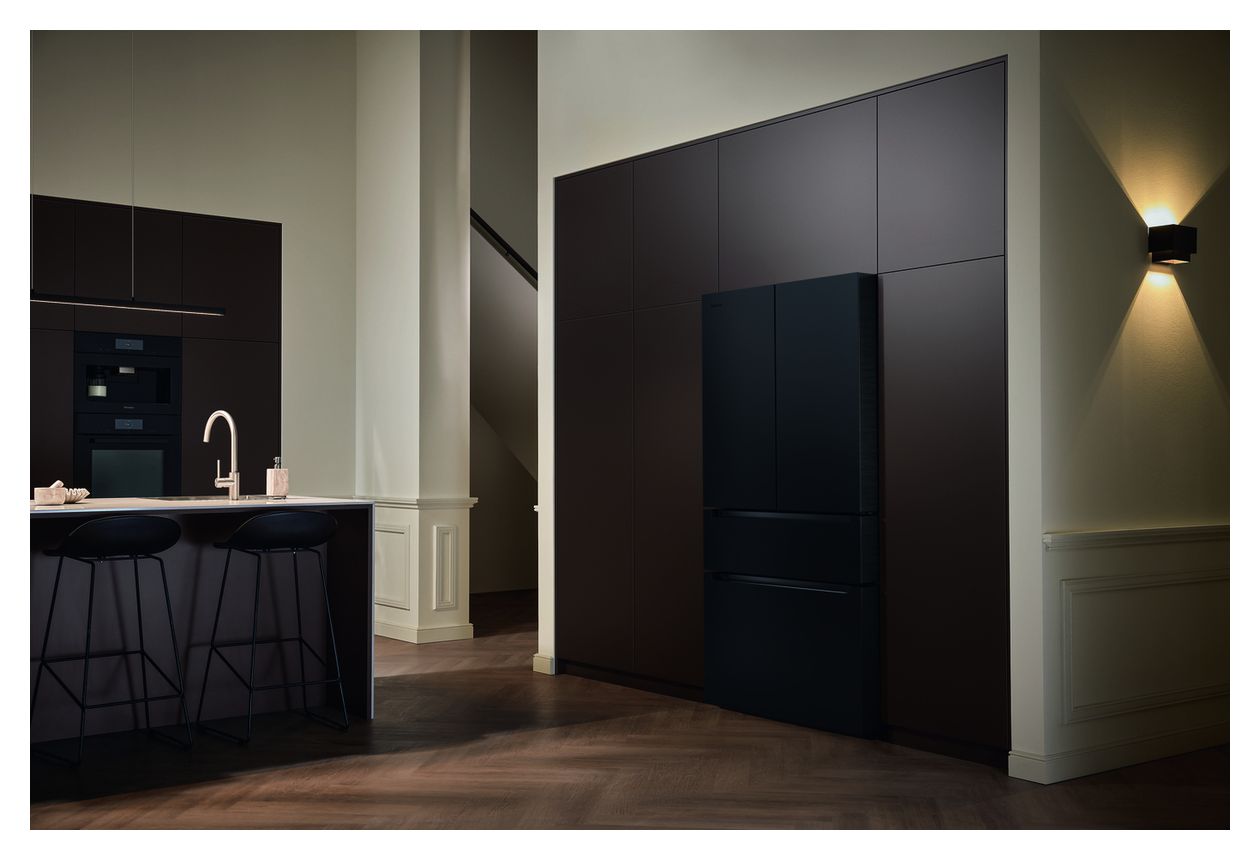 KFFD6867 Side-by-Side Kühl-/ Gefrierkombination French Door 356 l / 231 l 286,89 kWh NoFrost 1805 mm x 906 mm  (Schwarz) 