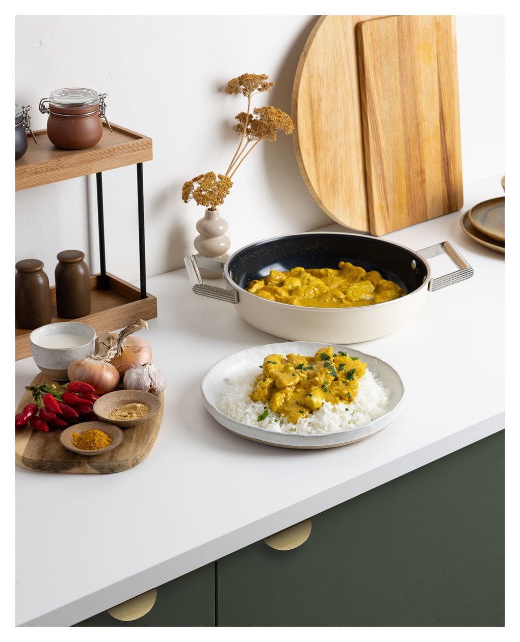 DPF2812CRM Schmorpfanne 50's Style 28 cm Keramik beschichtet für alle Herdplatten und Backöfen bis 250° mit Glas-Deckel 