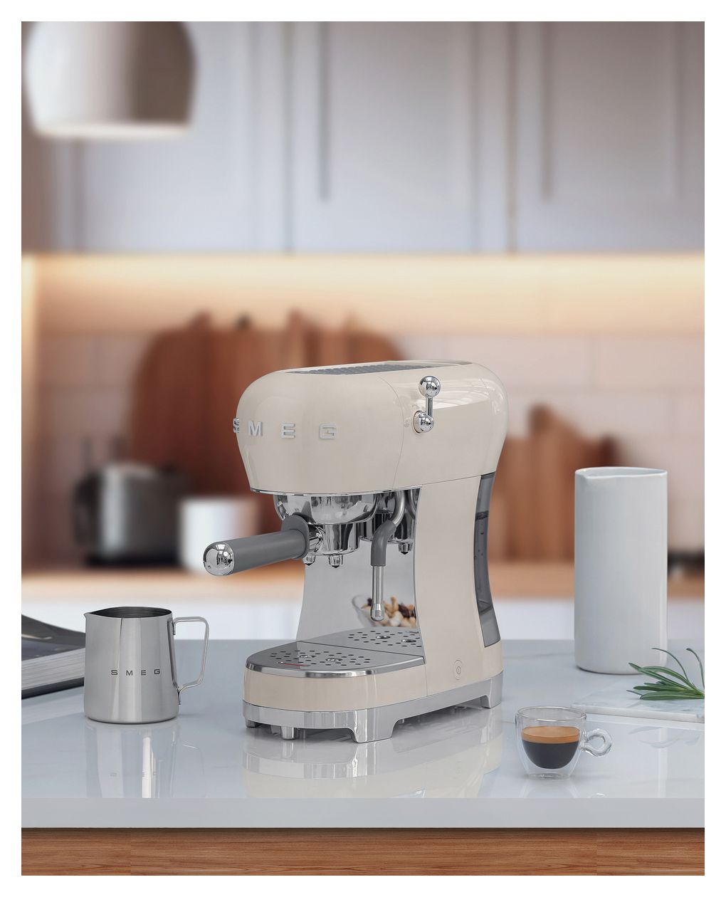 ECF02CREU Siebträger Kaffeemaschine 15 bar 1350 W  (Cremefarben) 
