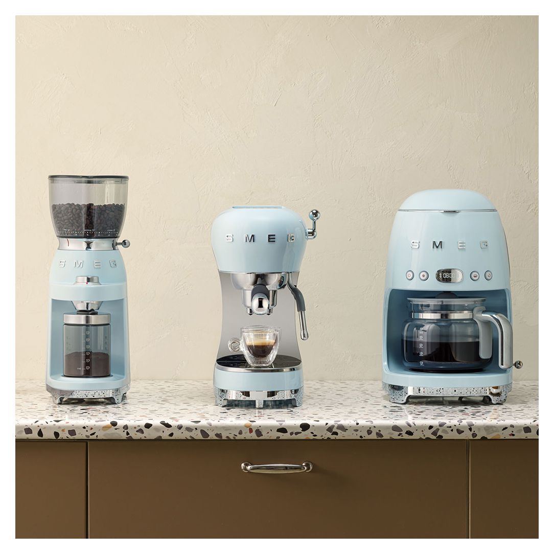 ECF02PBEU Siebträger Kaffeemaschine 15 bar 1350 W  (Blau) 