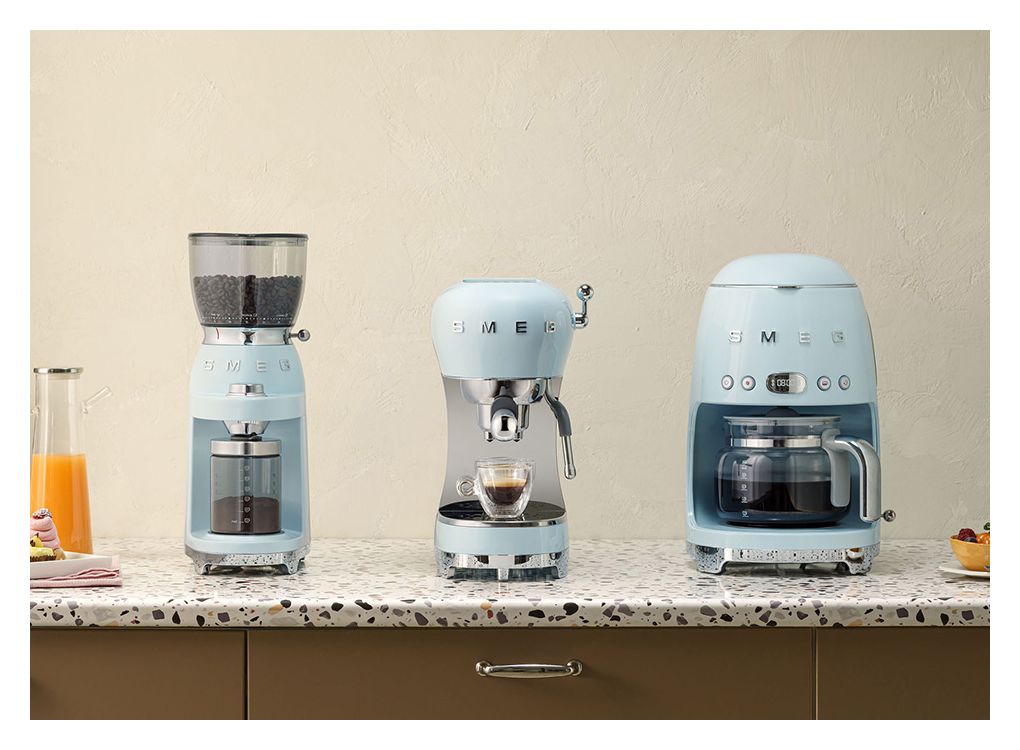 ECF02RDEU Siebträger Kaffeemaschine 15 bar 1350 W  (Rot) 