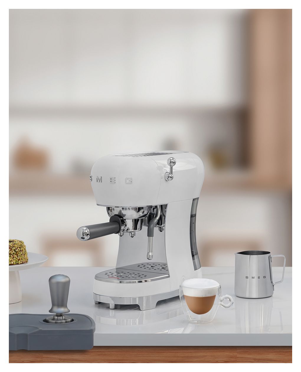 ECF02WHEU Siebträger Kaffeemaschine 15 bar 1350 W  (Weiß) 
