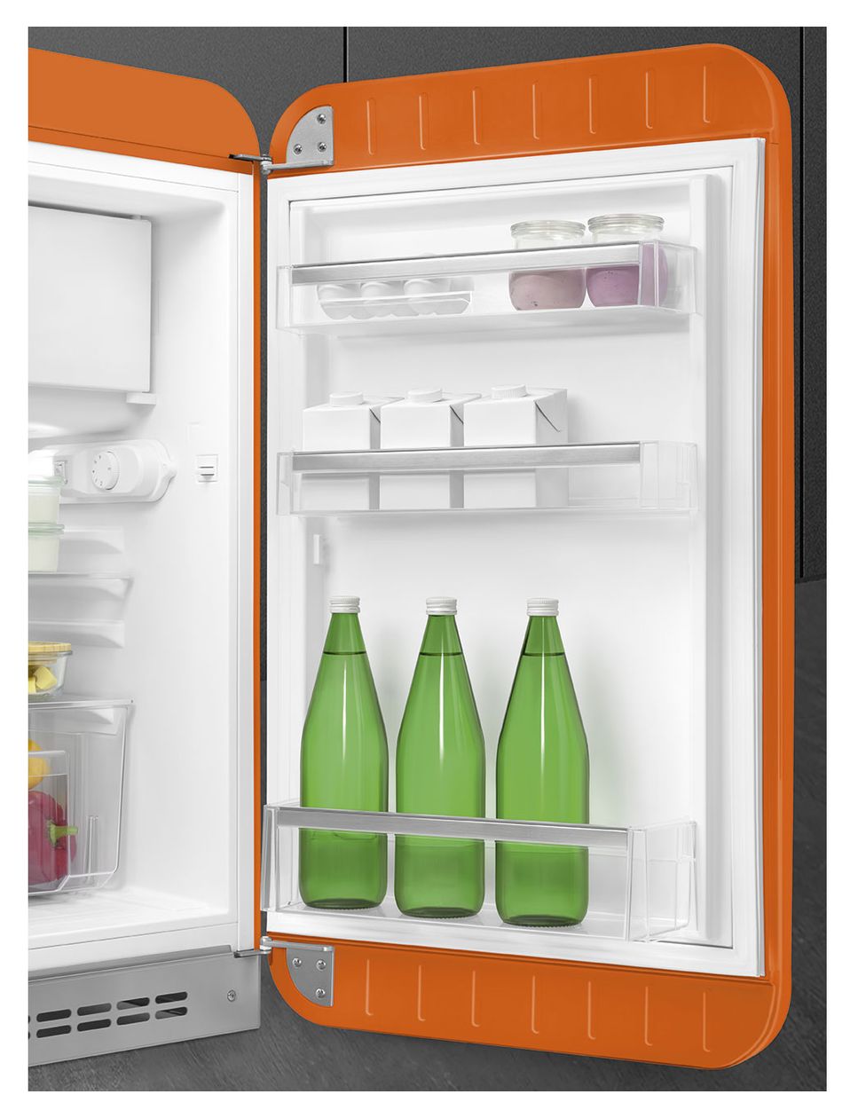 FAB10ROR5 122 l / 105 l Kühlschrank freistehend EEK: E 142 kWh Jahr  (Orange) 