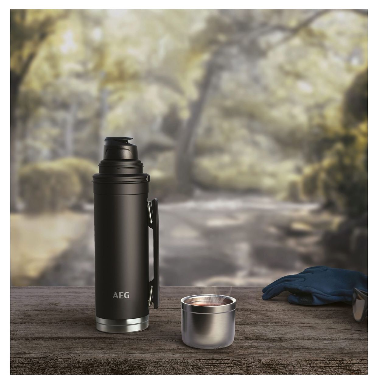 ATHJ02 Thermosflasche 1 l   (Schwarz) 