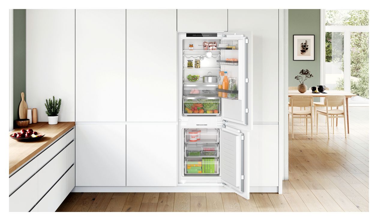 Serie 6 KIN86ADC0 184 l / 76 l 177,5 cm Einbau Kühl-/Gefrierkombination 150 kWh NoFrost 