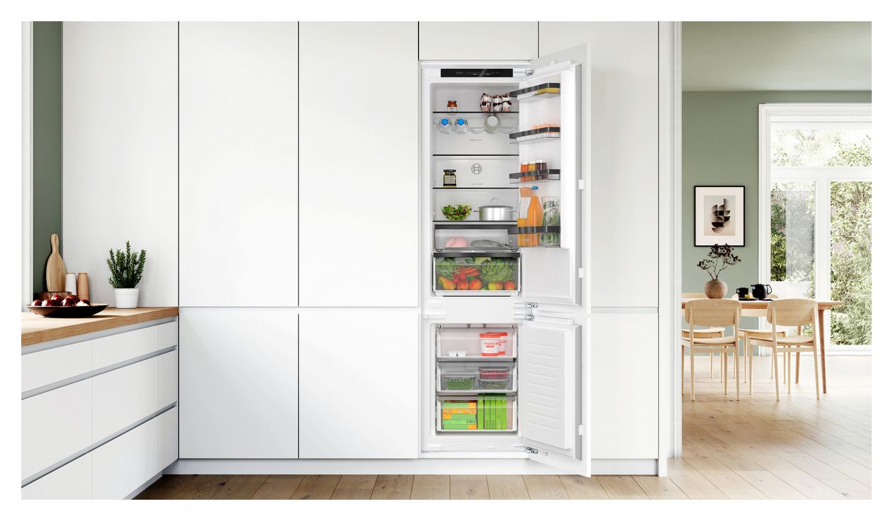 Serie 4 KIN96SFD0 215 l Kühlteil 75 l Gefrierteil 194 cm Einbau Kühl-/Gefrierkombination NoFrost 