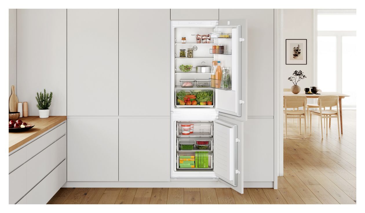 Serie 2 KIN86NSE0 Schlepptür 184 l Kühlteil 76 l Gefrierteil 177,5 cm Einbau Kühl-/Gefrierkombination NoFrost 