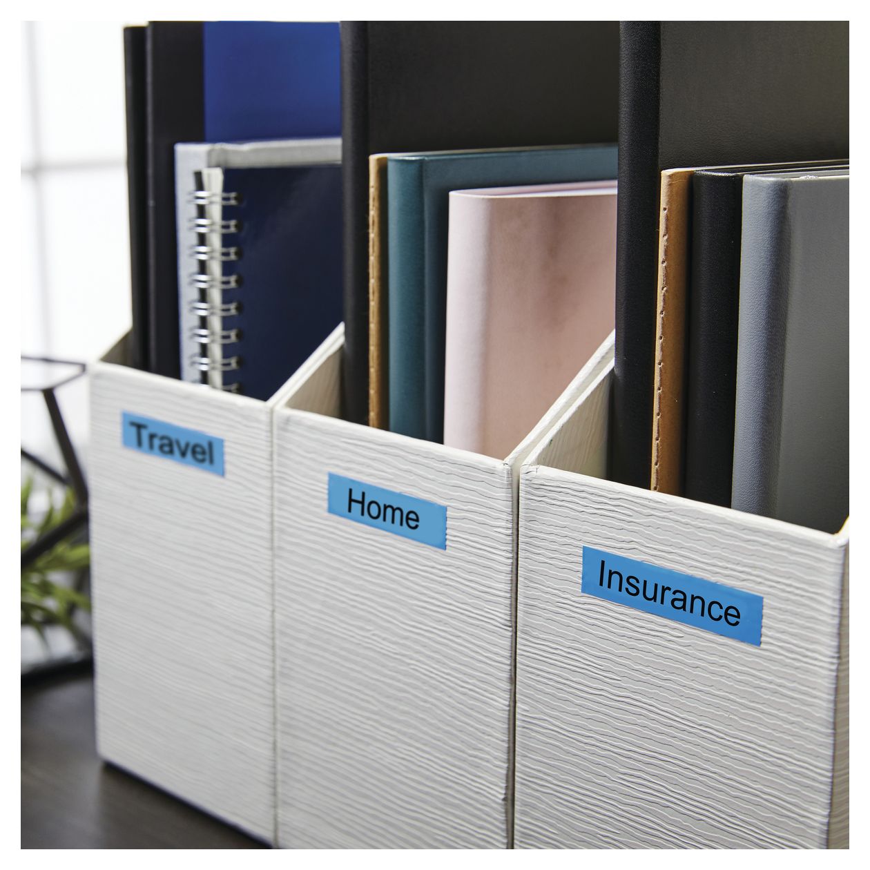 DYMO Original D1-Etikettenband | schwarz auf blau | 12 mm x 7 m | selbstklebendes Schriftband | für LabelManager-Beschriftungsgerät 