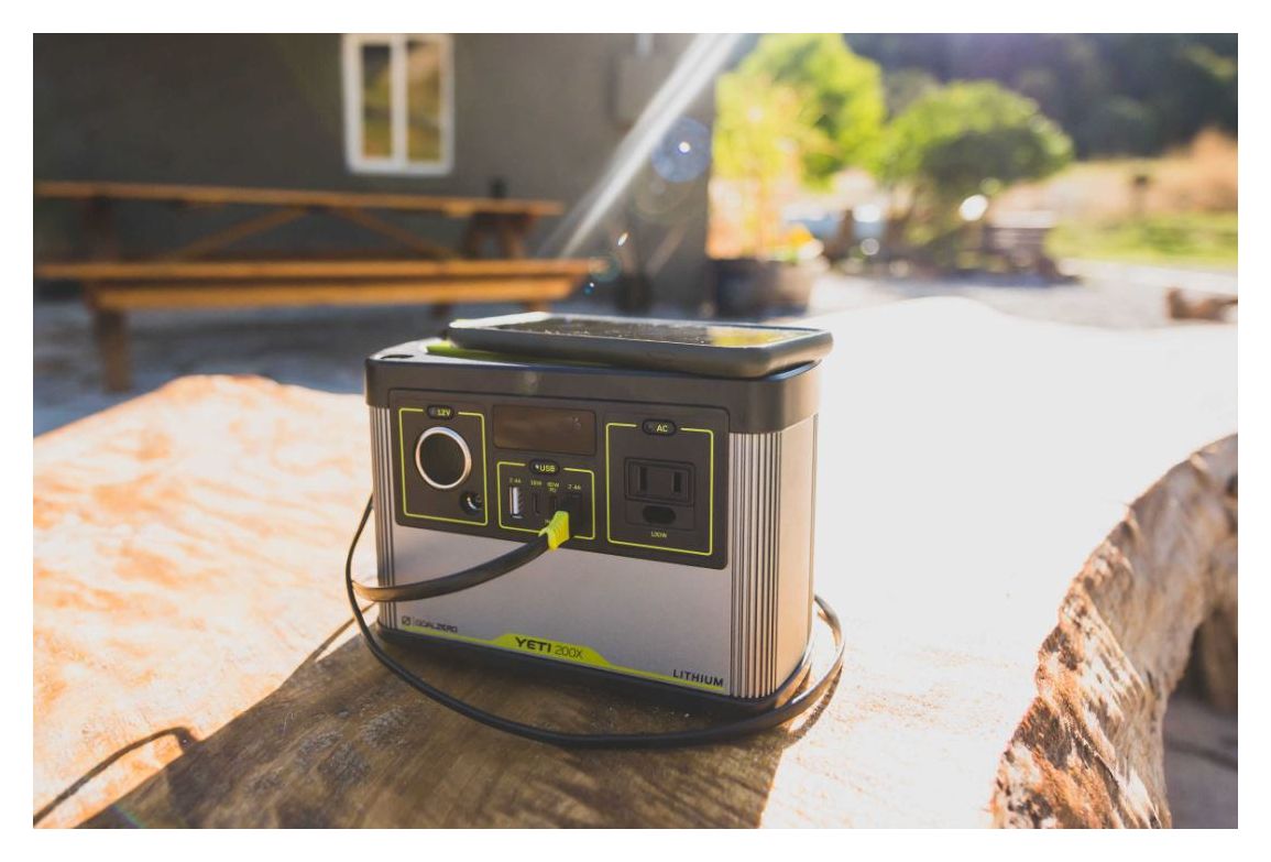 Yeti 200X 187 Wh Powerstation 2,2 kg Gleichstrom, Solar, USB 200 W Ausgangsleistung 500 Ladezyklen 