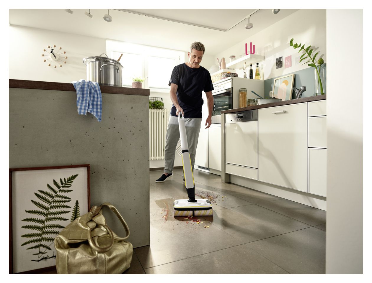 FC7 Cordless Naß-/Trockensauger bis 45 min Laufzeit 2,85 Ah bis 0,2 l Schmutzwasser Beutellos 