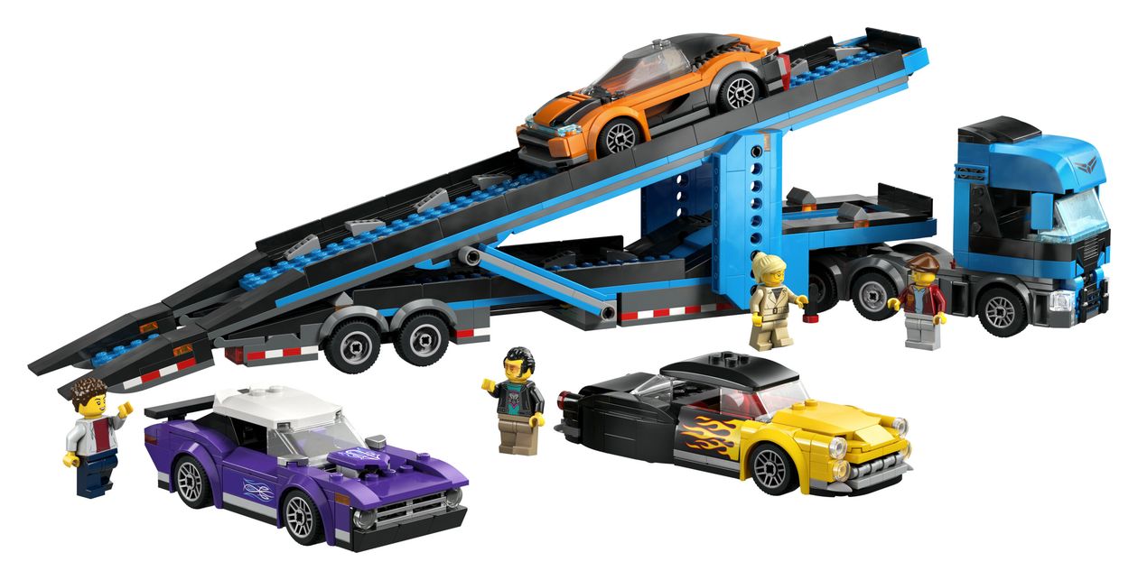 Autotransporter mit Sportwagen 