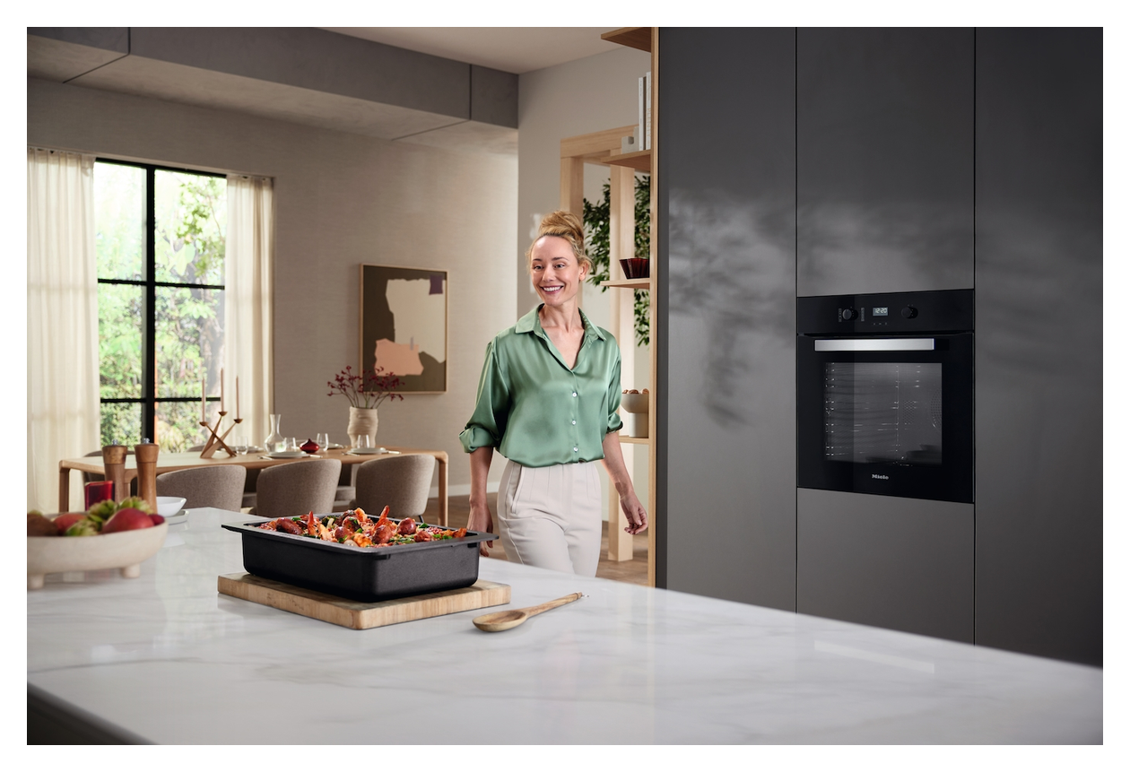 H2455B Active Einbaubackofen maxi 