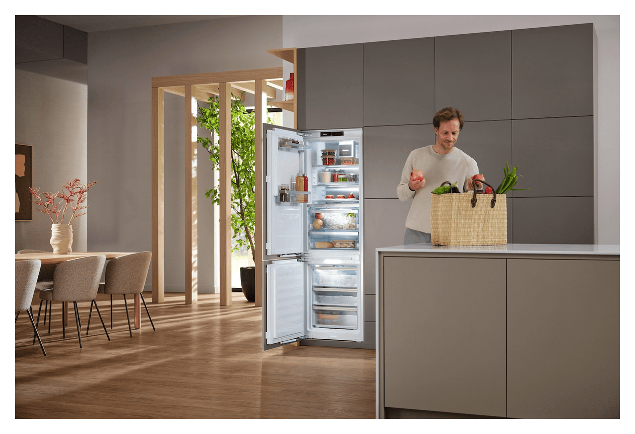 KFN7795C 175 l / 71 l Einbau Kühl-/Gefrierkombination 166,08 kWh NoFrost 