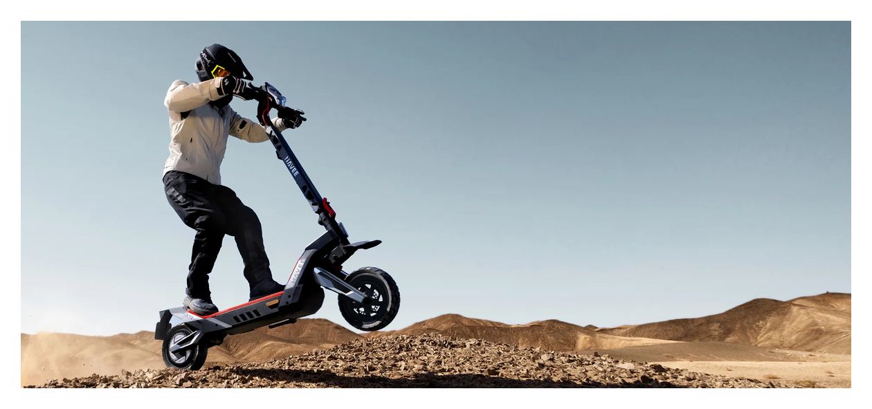 XT5 Max 700 W E-Scooter 899 Wh 110 km Reichweite 35,6 kg  (Schwarz, Grau, Rot) 