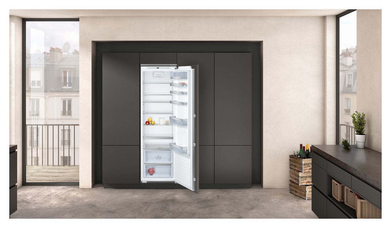 N70 KI1813FE0 319 l 177,5 cm Einbaukühlschrank EEK: E 115 kWh Jahr 