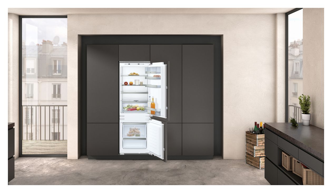 N70 KI6773FE1 169 l / 62 l 158 cm Einbau Kühl-/Gefrierkombination 207 kWh NoFrost 