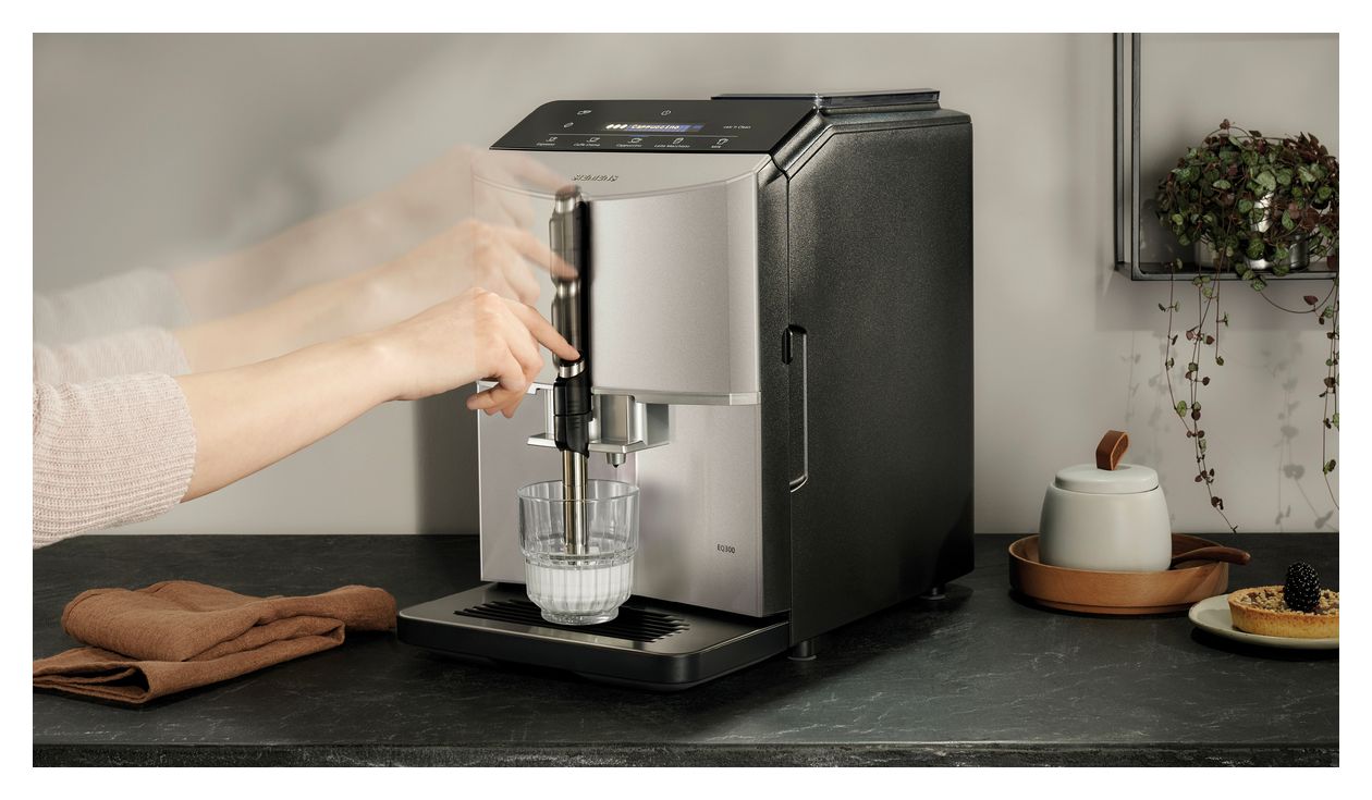 EQ300 TF303E07 Kaffeevollautomat 15 bar 1,4 l 250 g (Schwarz, Metallisch, Silber) 