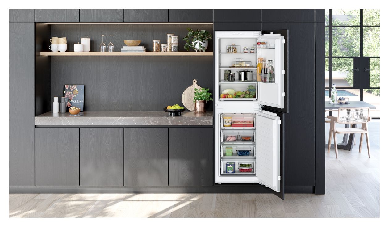 iQ100 KI85NNFE0 150 l / 99 l 177,5 cm Einbau Kühl-/Gefrierkombination 239 kWh NoFrost 