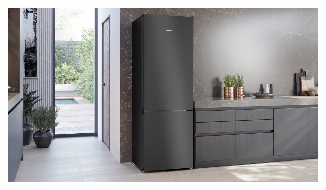 iQ300 KG49NVXCG 311 l / 129 l Kühl-Gefrierkombi freistehend NoFrost 178 kWh Jahr  (Schwarz, Stahl) 